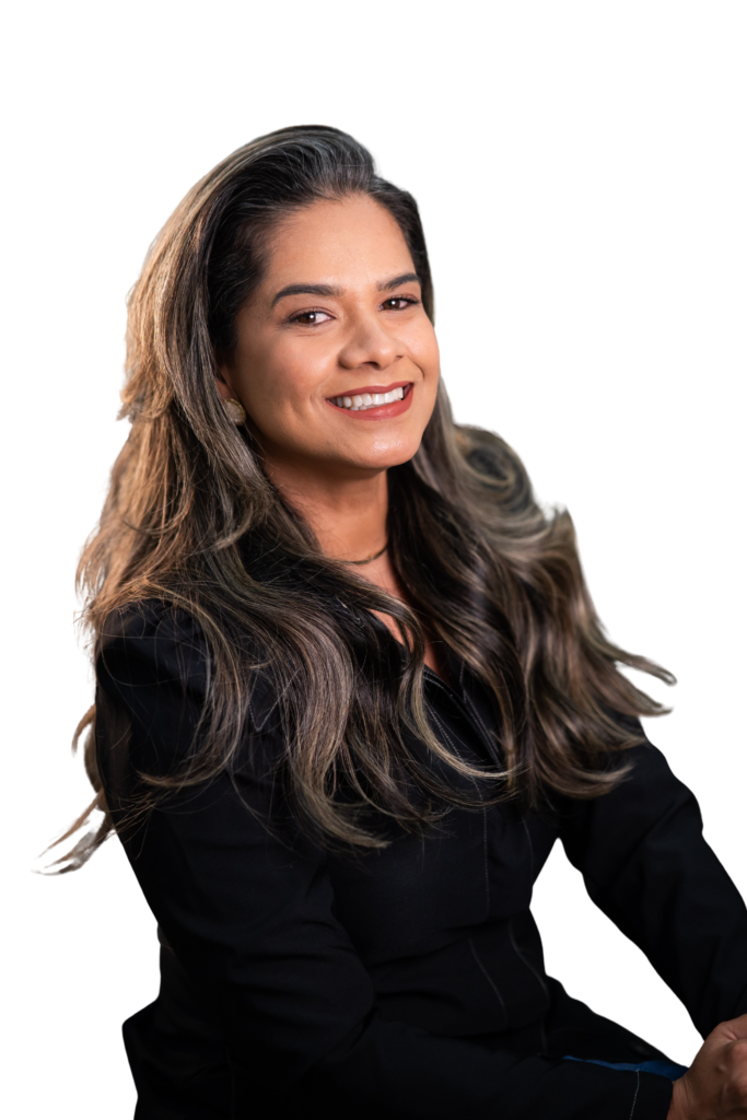 Dra. Marcela Sena, cirurgião-dentista na clínica odntológica Sena Select com especialidade em implantes dentários